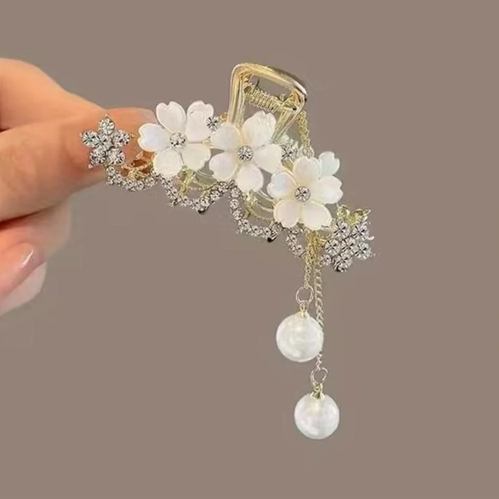 Flower Rhinestone And Pearl Simulant Hair Clip